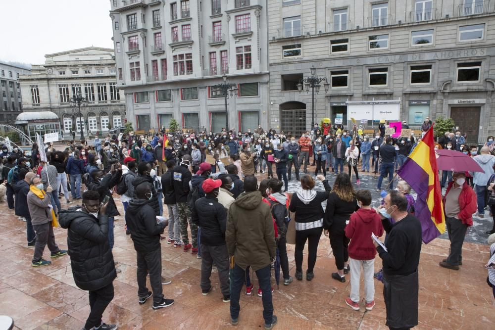 Concentración antirracista en Oviedo