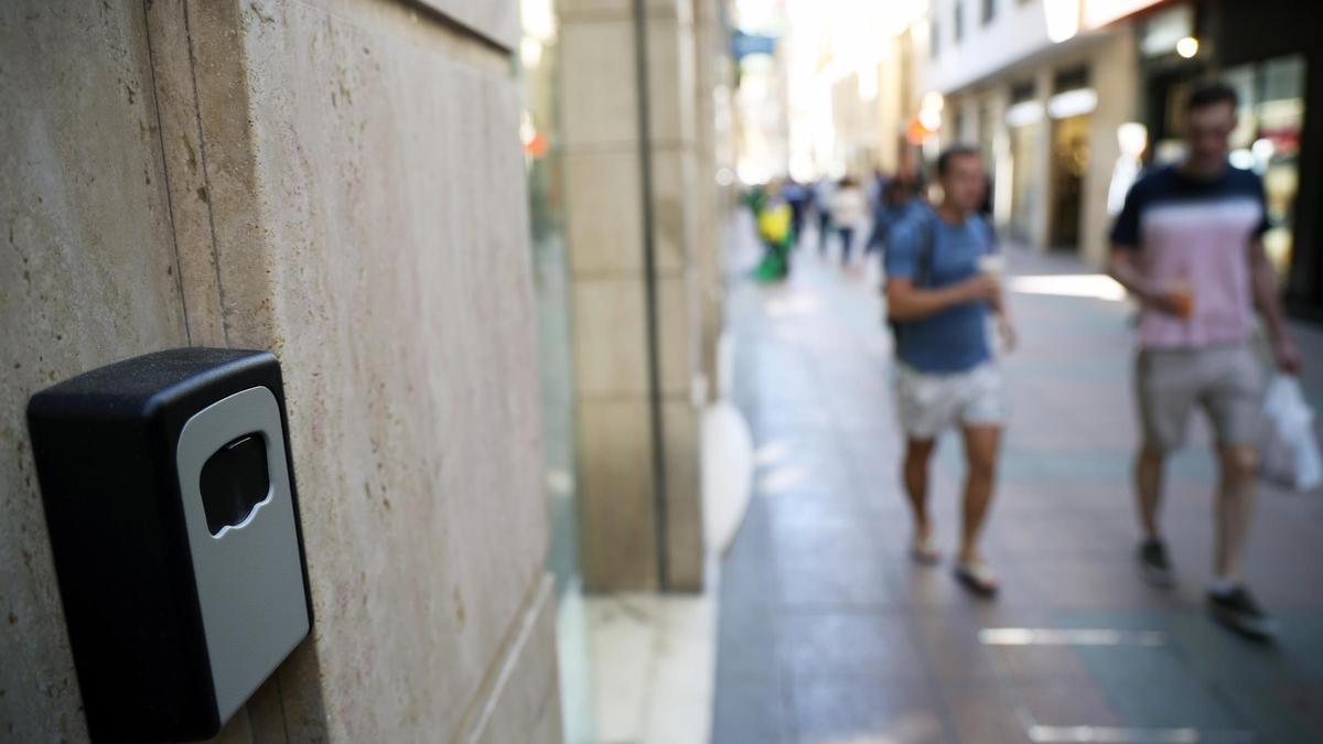 Candados de pisos turísticos en el Centro de Málaga