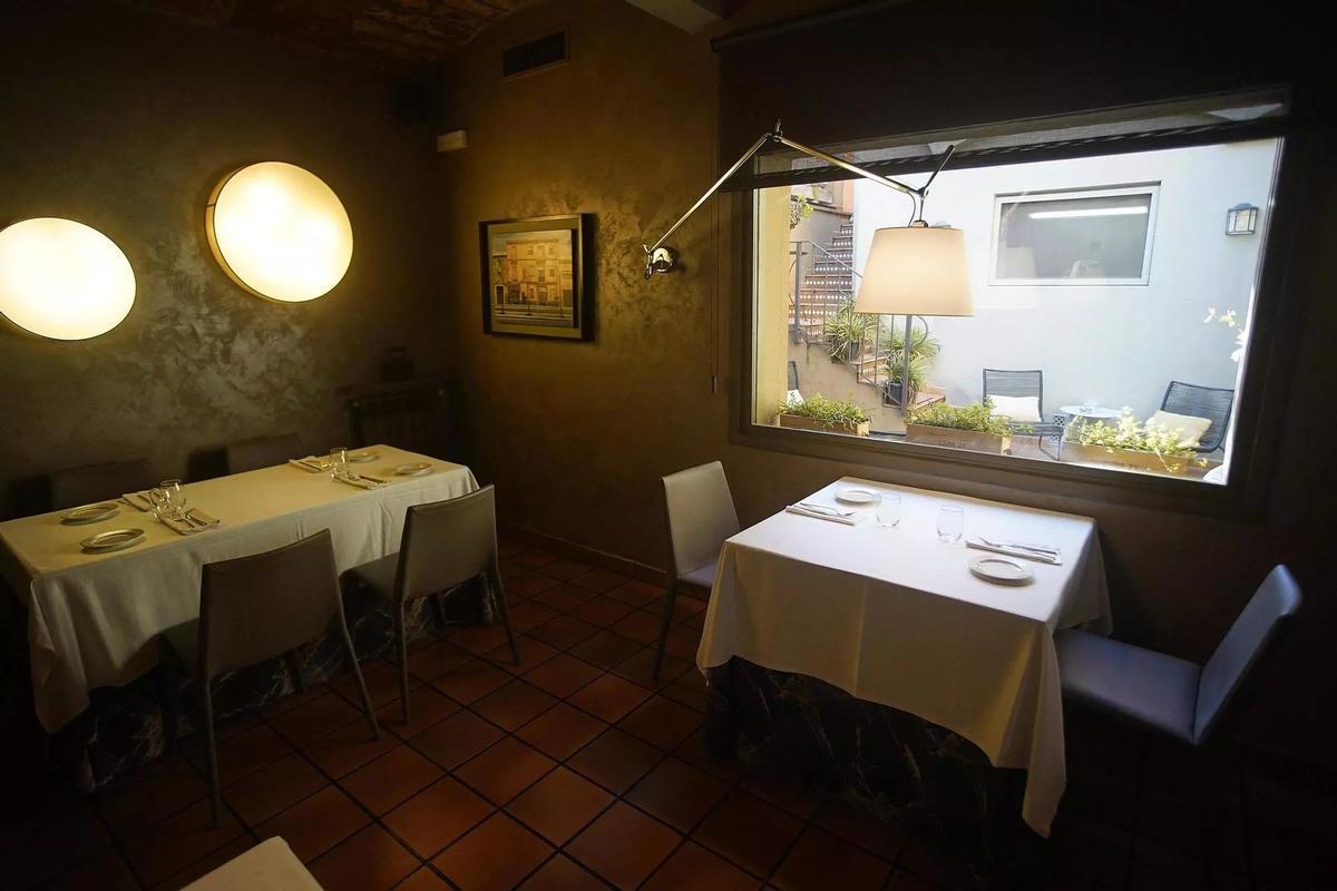 Uno de los comedores del restaurante Ca la Pilar