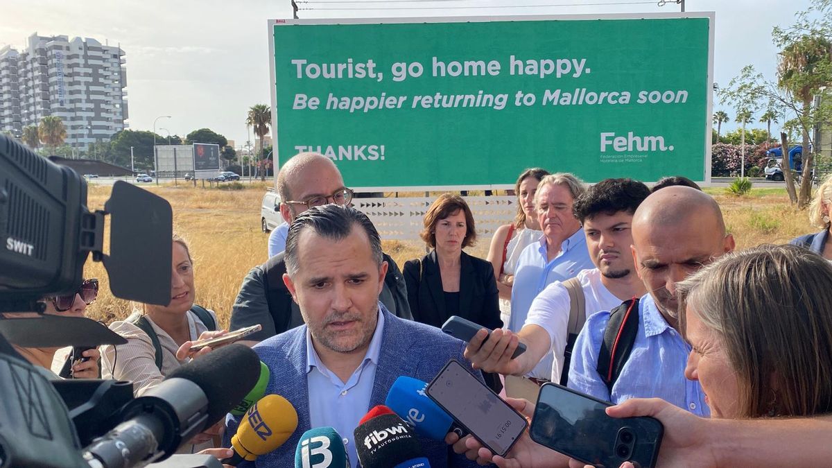 La Federación Empresarial Hotelera de Mallorca presenta la campaña a favor del turismo