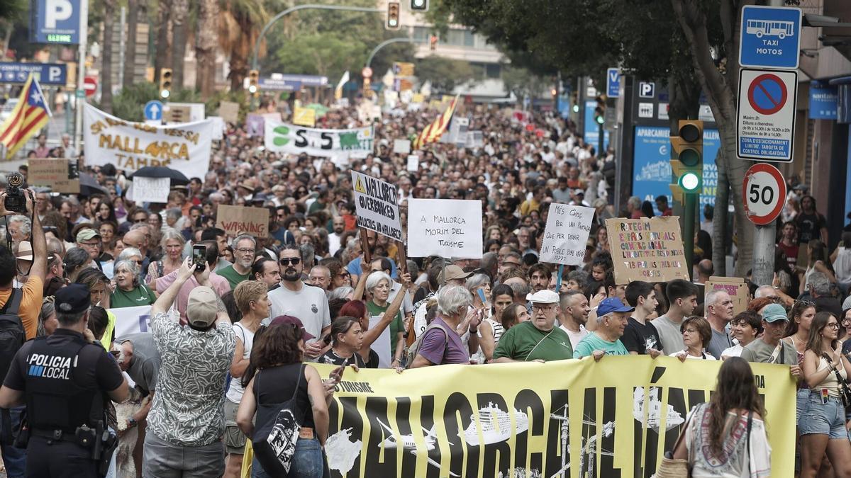 Manifestació Menys Turisme, Més Vida