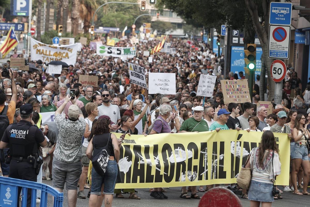 Manifestación 26J Menys Turisme, Més Vida