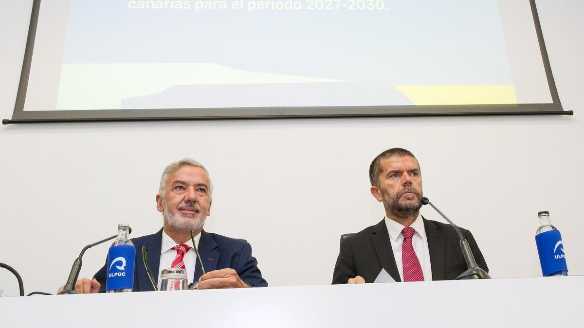 Los rectores de la ULPGC y la ULL, Lluís Serra y Francisco Javier García respectivamente, durante la valoración de la propuesta de financiación.