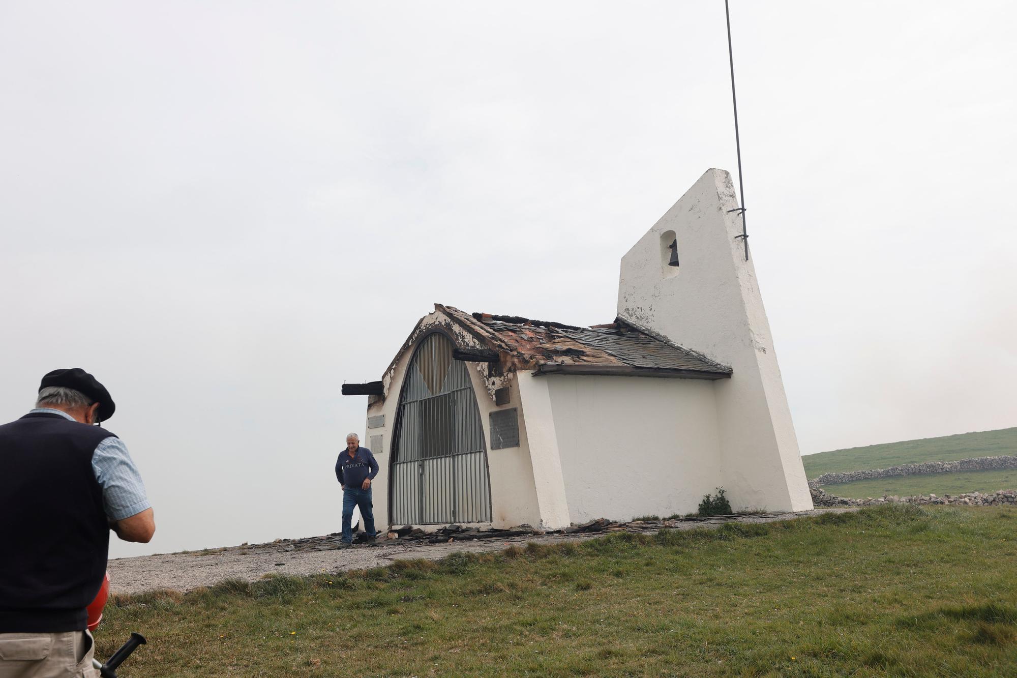 Dura lucha contra los incendios de Tineo y Valdés