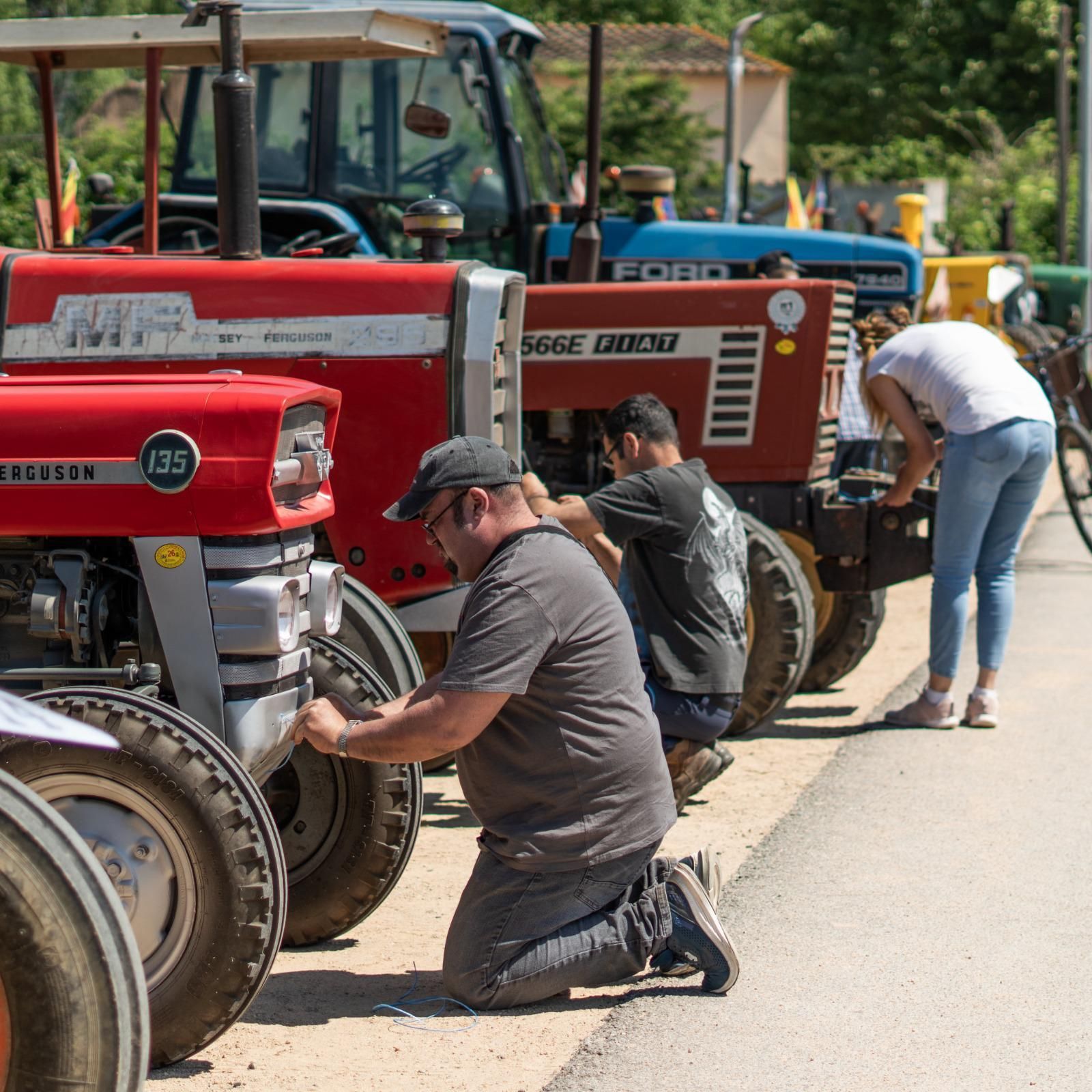 Vidreres celebra la 12a edició de la Festa de les Flors i la Fira dels Tractoristes
