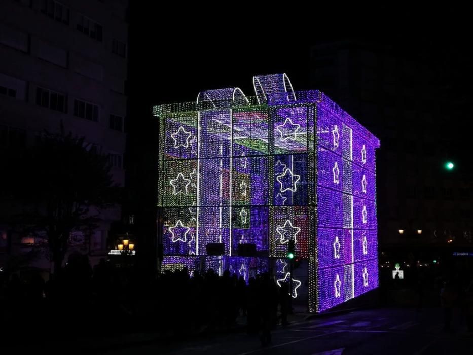 Ya es Navidad en Vigo: 10 milllones de luces para marcar una historia. // A. Villar | J. Lores | J. Álvarez | C. Delgado | M. Romero