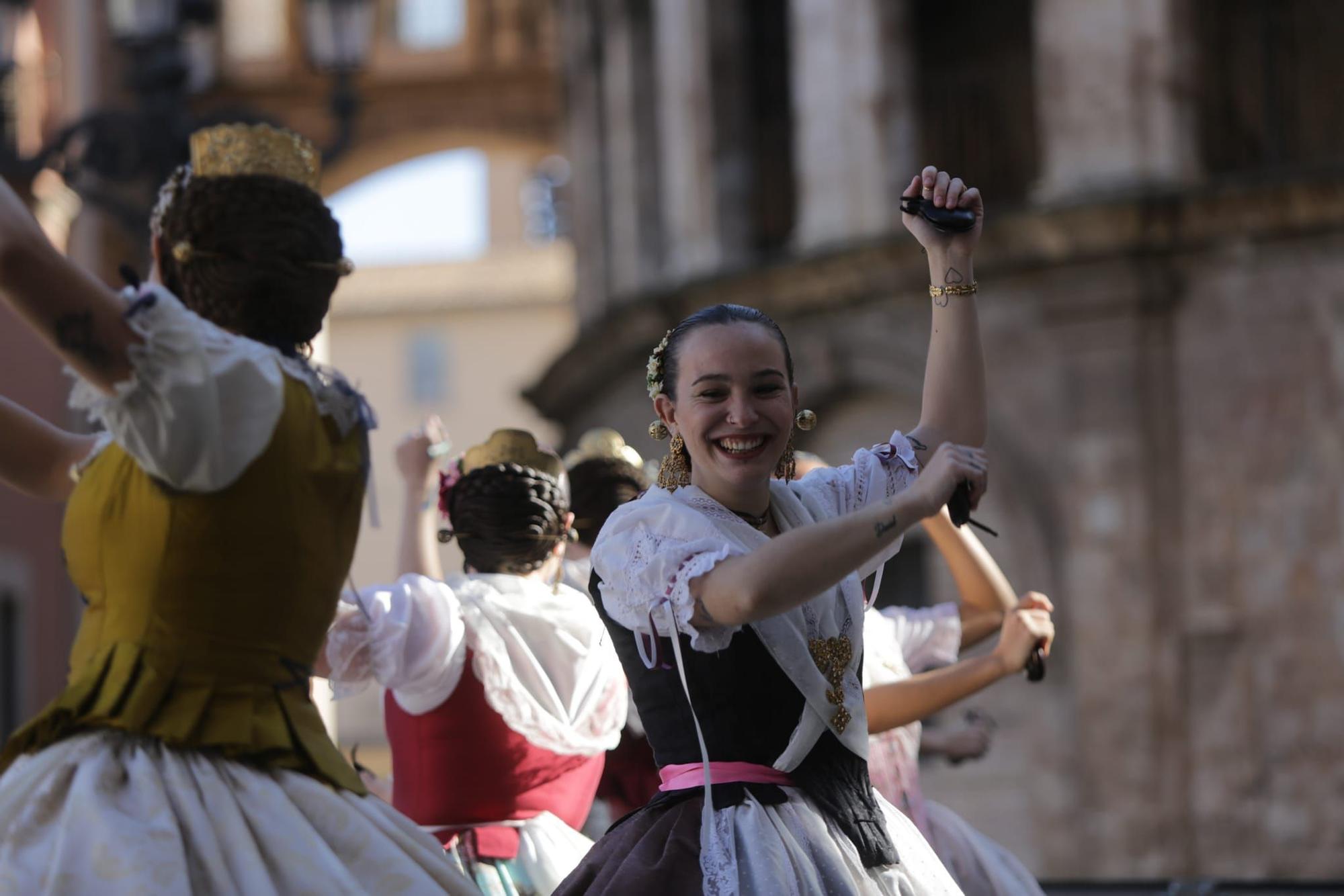 'Ball al carrer' en la Plaza de la Reina