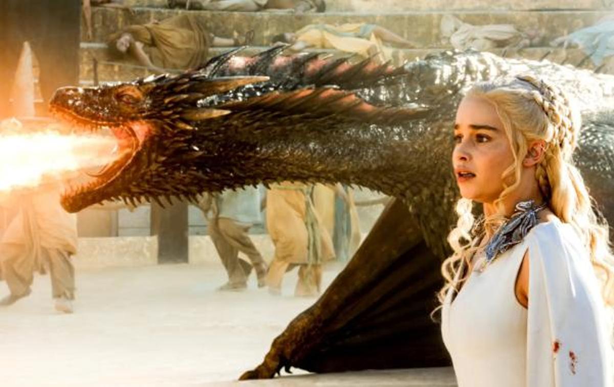 Daenerys y los dragones de Juego de Tronos