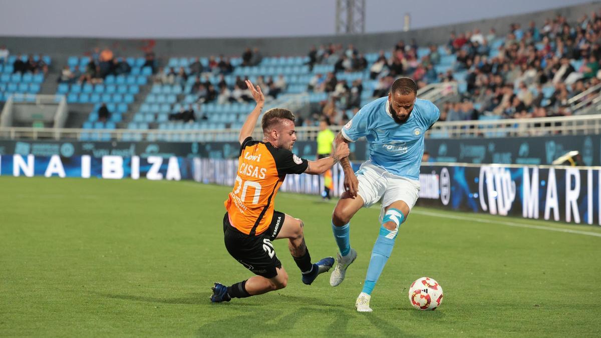 Bebé se marcha de un jugador del Fuenlabrada