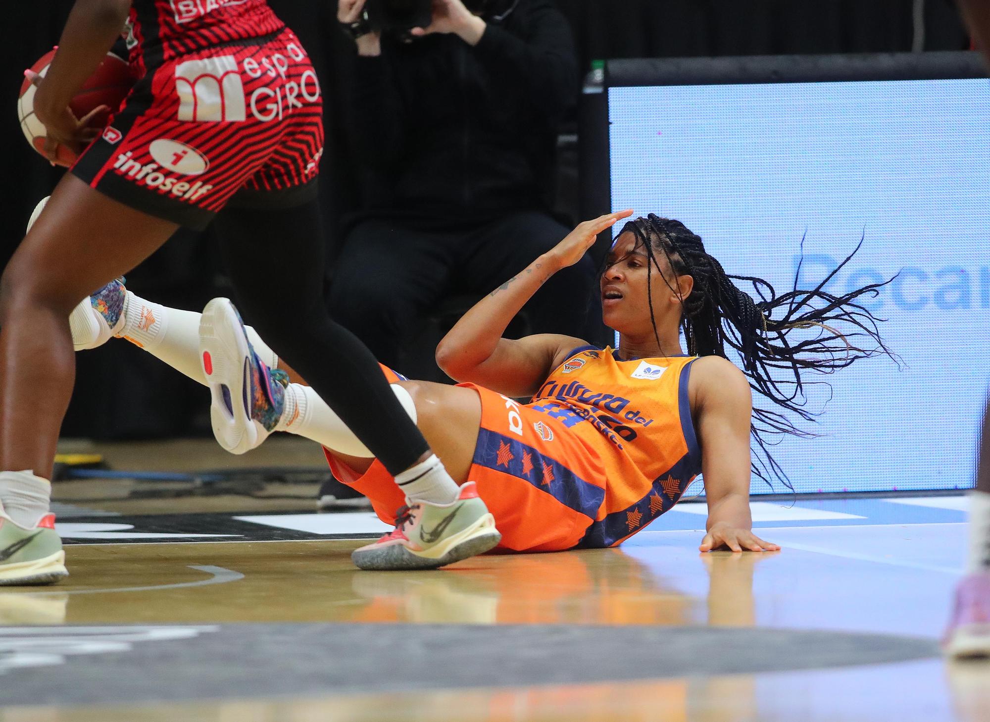 Semifinal de la Copa de la Reina entre el Valencia Basket y el Spar Girona