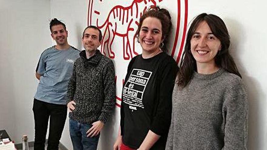 Marc Garcés, Arnau Carné, Marta Vallribera i Míriam Raventós (d&#039;esquerra a dreta), membres de la cooperativa Cultura 21