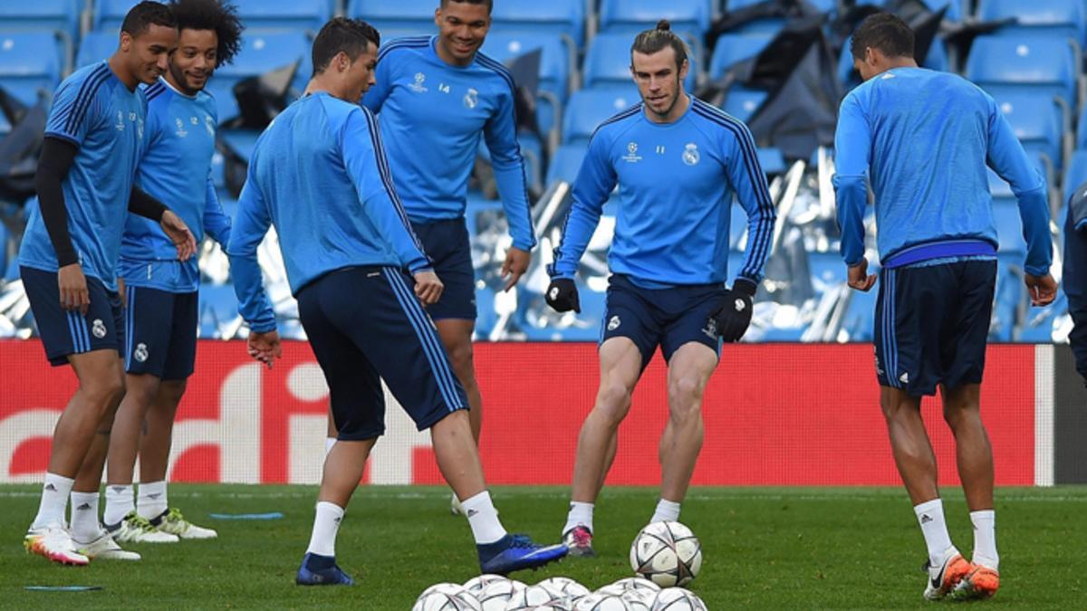 Los jugadores del Real Madrid en el entrenamiento del previo al encuentro de ida de las semifinales de la Champions contra el Manchester City
