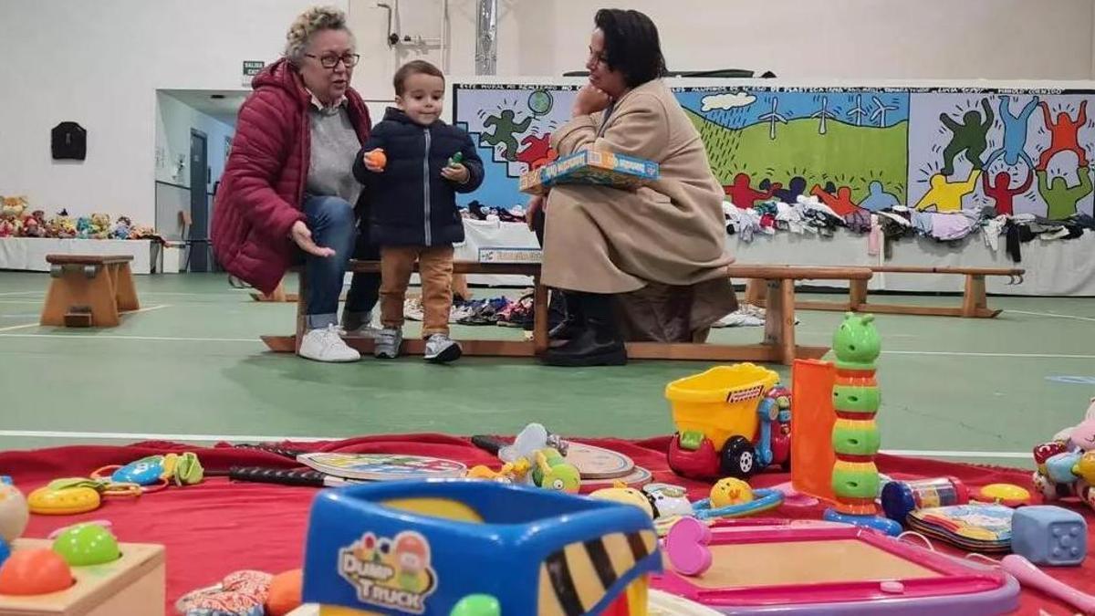 Imagen del mercadillo solidario de Carnota celebrado el pasado año.