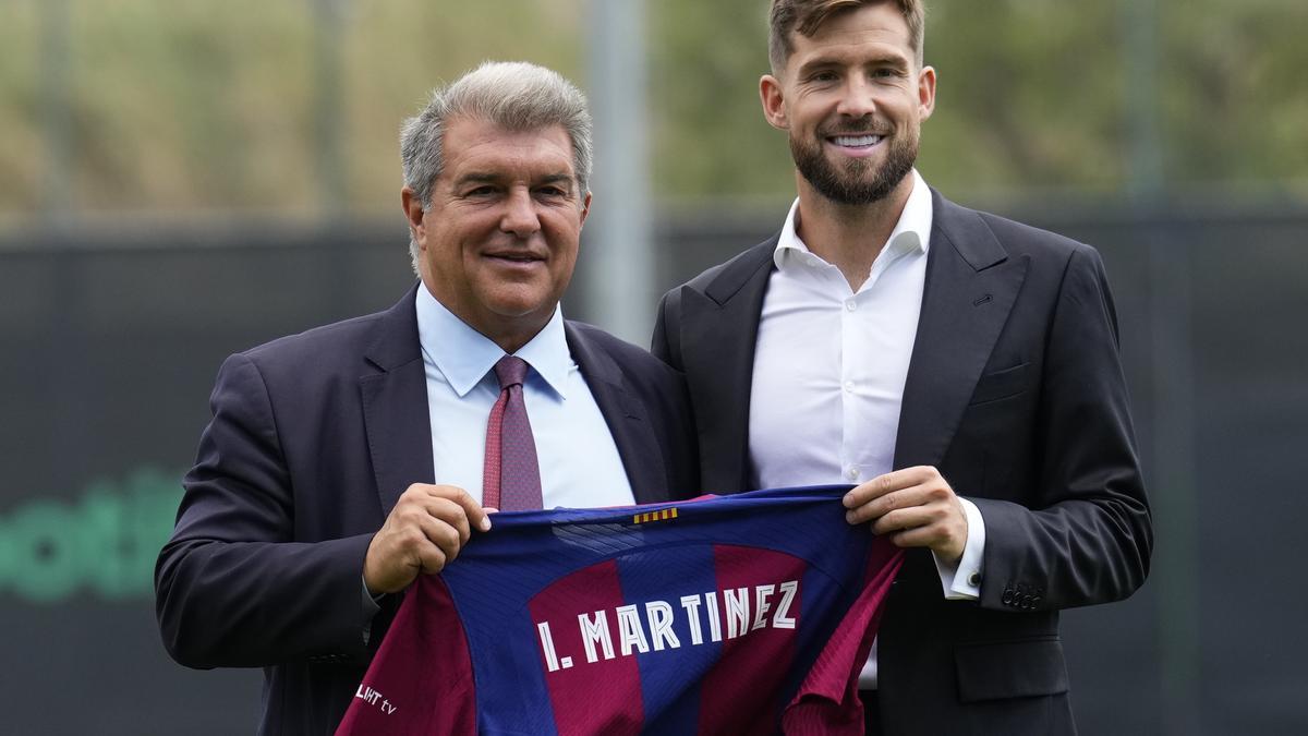 El Barça presenta a Íñigo Martínez, de 32 años.