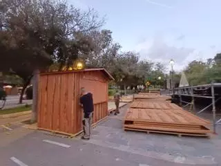 Comienzan a instalar las casetas del 'Christmas Market' en sa Feixina