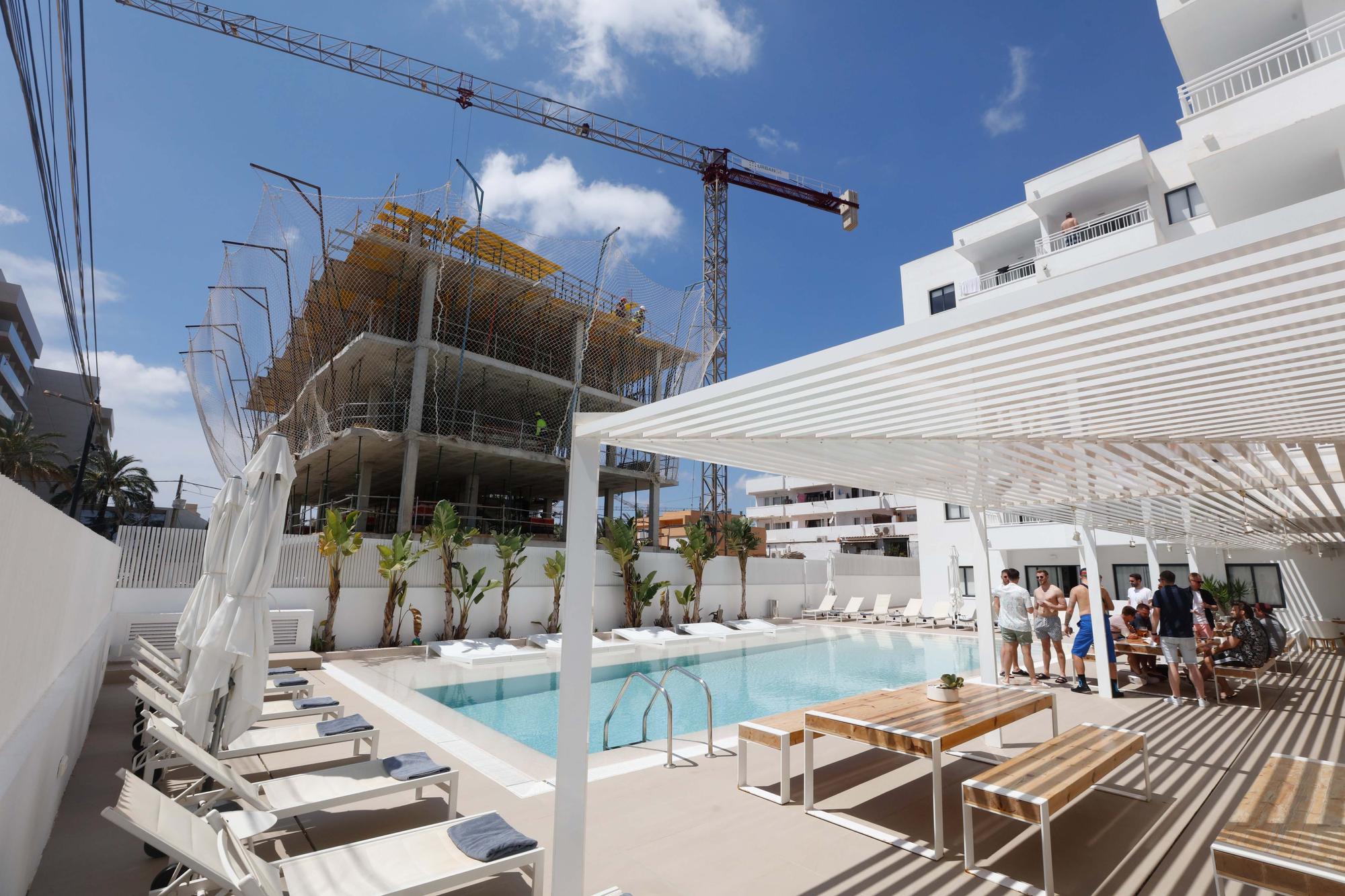 Un hotelero de Ibiza denuncia que está perdiendo clientes por las molestias de unas obras