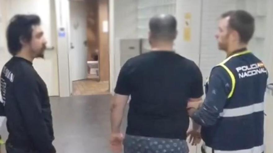 Tres detenidos en Torrevieja de una banda itinerante por robos al descuido en joyerías