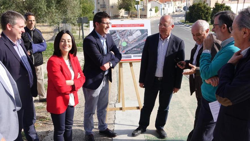 Todo a punto para las obras de la rotonda que reducirá el riesgo en el acceso a Ontinyent