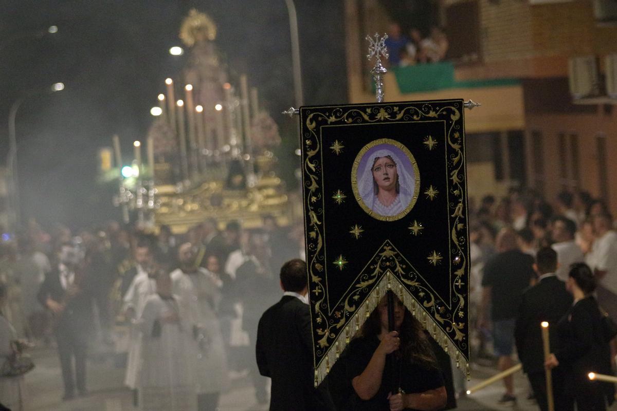 Rosario vespertino de la Virgen de los Dolores de Puerto de la Torre, en imágenes