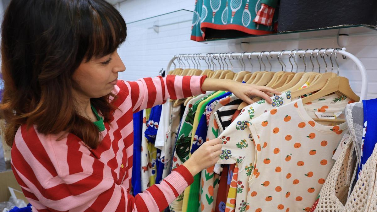 Delia Zarzuela, comerciante de Castelló: "No podemos luchar contra los gigantes de internet, pero tenemos que adaptarnos"