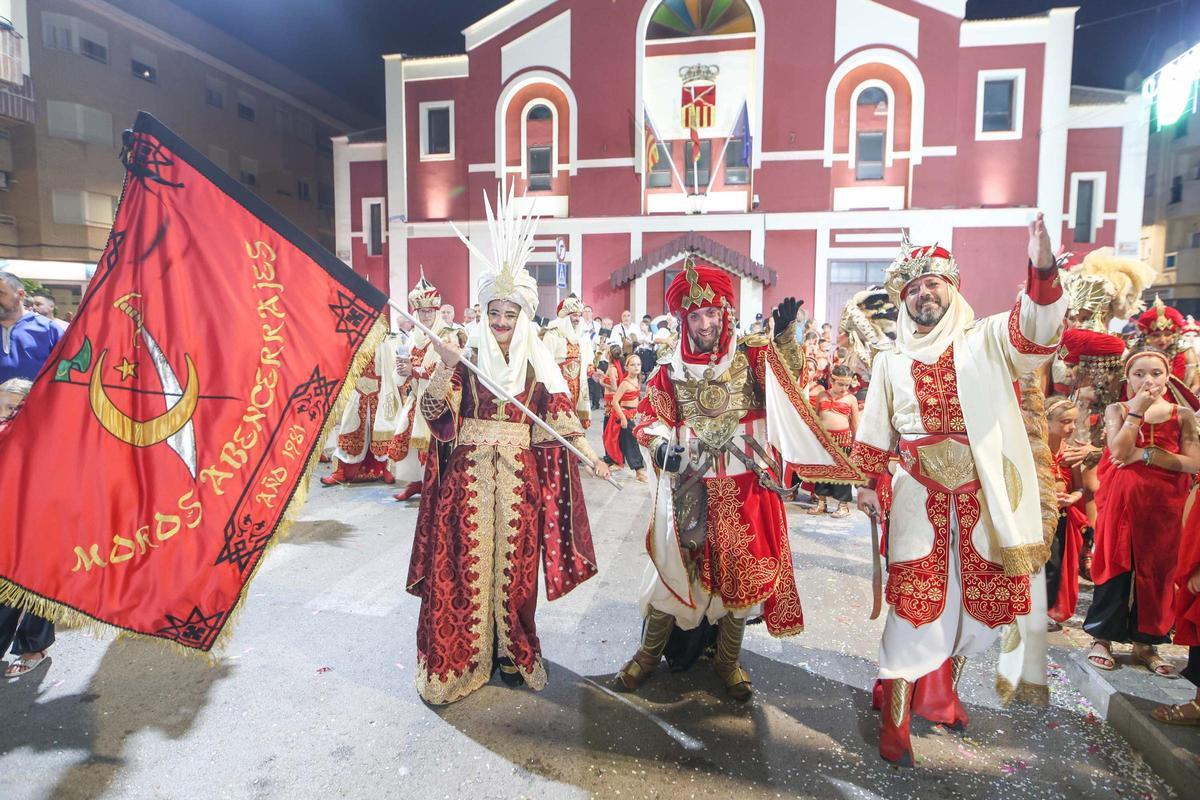 Aquí tienes las mejores imágenes de la Feria y Fiestas de Moros y Cristianos de Almoradí