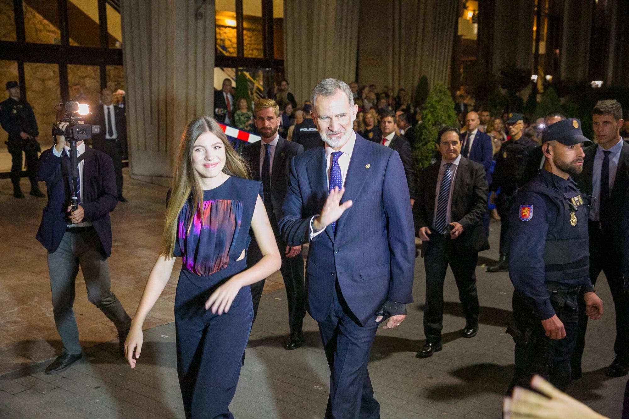 EN IMÁGENES: La Familia Real asiste en Oviedo al concierto de los premios "Princesa de Asturias"