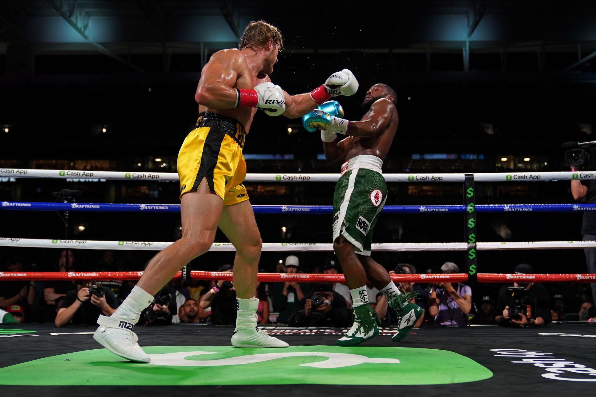 Combat de boxa entre Floyd Mayweather i Logan Paul