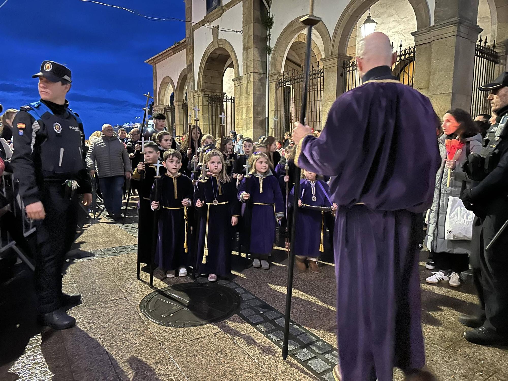 EN IMÁGENES | La envolvente procesión del Nazareno en Luarca