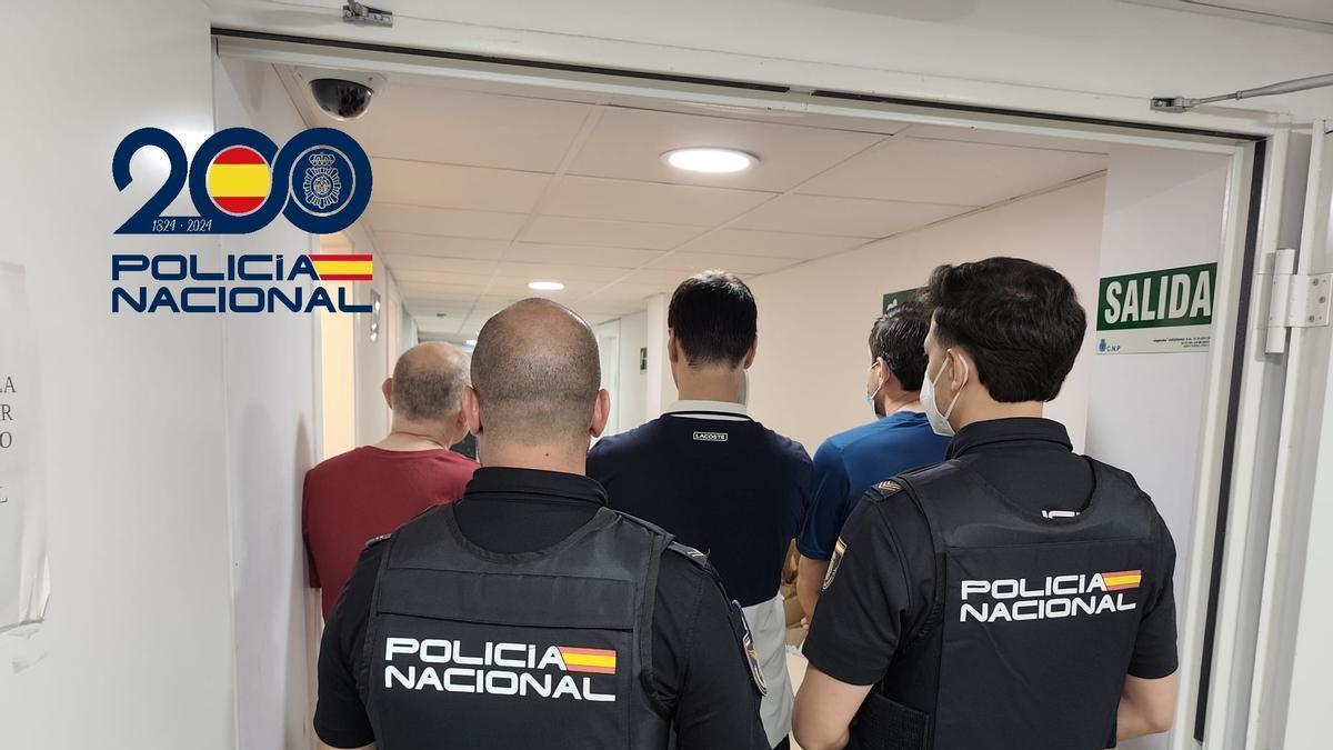 A prisión tres detenidos de una organización que planeaba robar en 20 casas de Sevilla Este