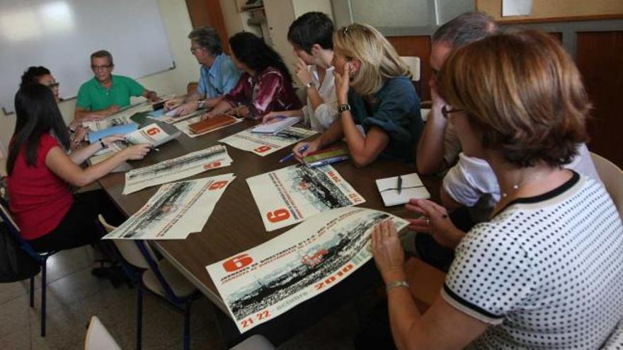 Reunión de directores de Alicante para votar si se quitaban los exámenes de septiembre.