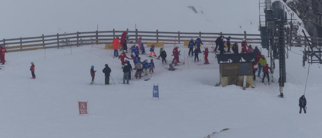 Esquiadores este fin de semana en Fuentes de Invierno.