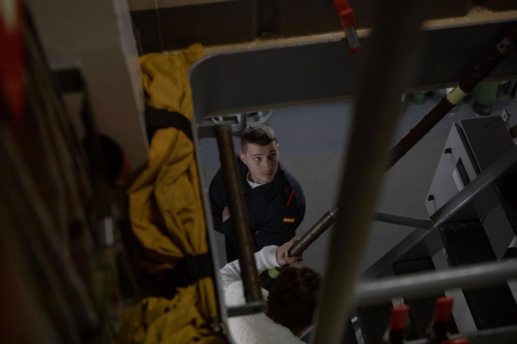 La primera jornada de puertas abiertas en la fragata 'Almirante Juan de Birbón', en imágenes
