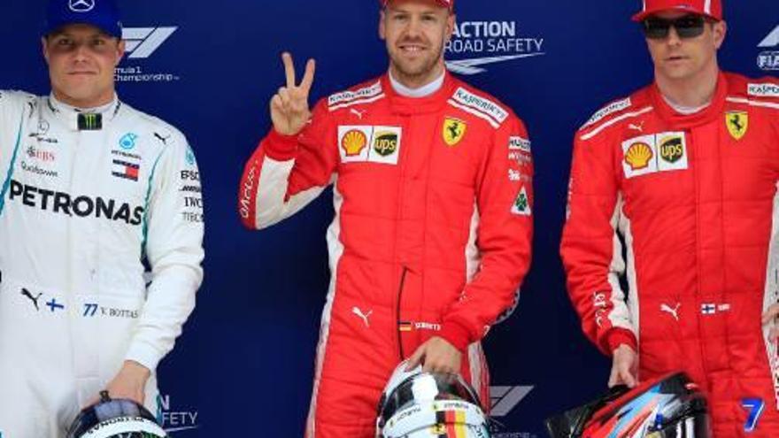 Vettel, entremig de Bottas i del seu company d&#039;equip, Raikkonen