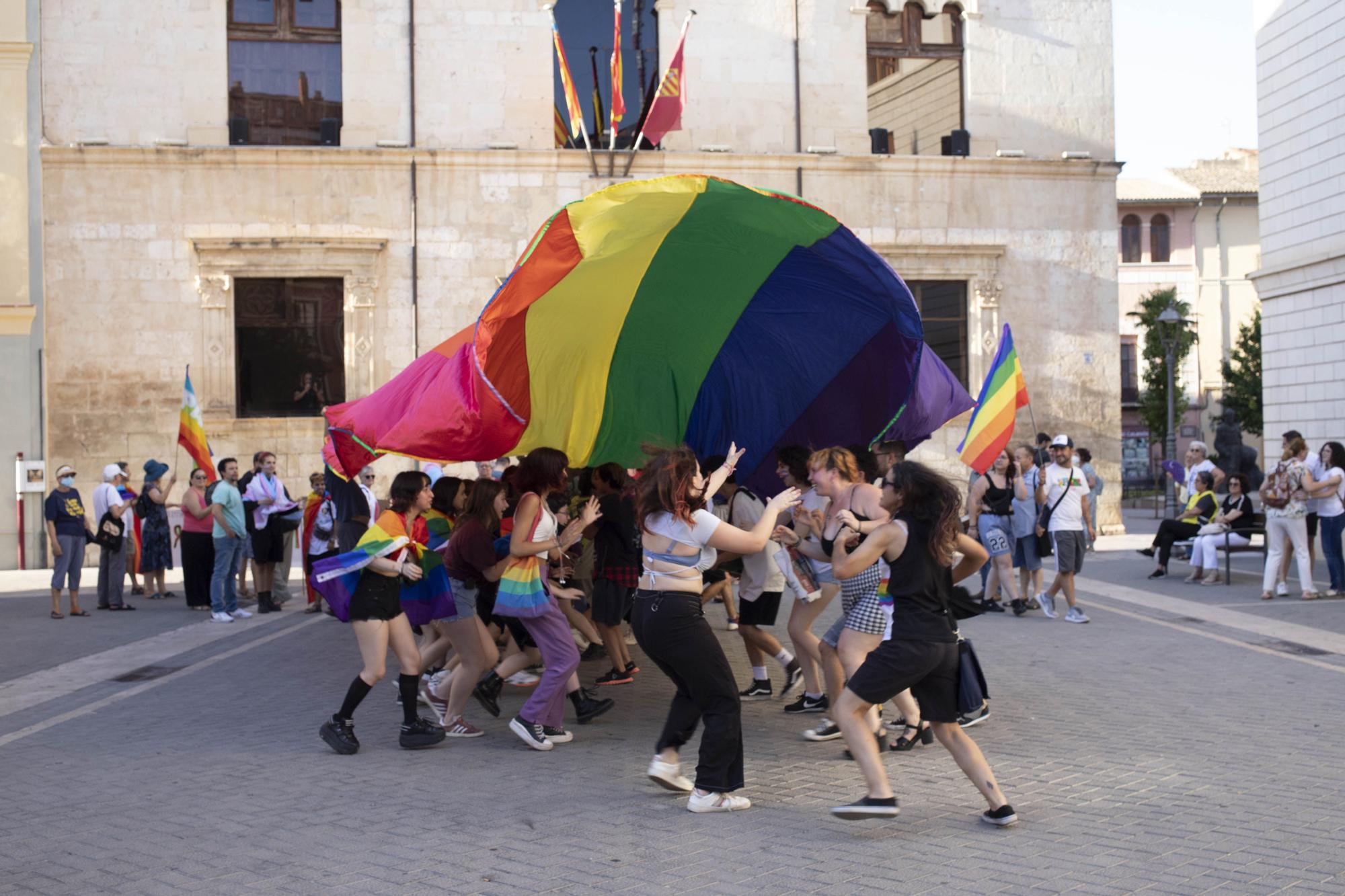 Manifestación del colectivo LGTBIQ+ en Alzira