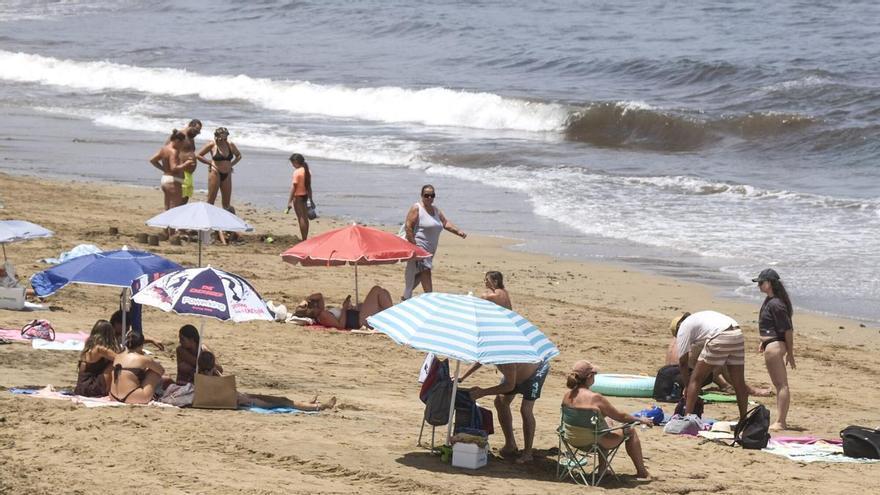 Canarias afronta un domingo de más calor: hasta 34 grados y calima