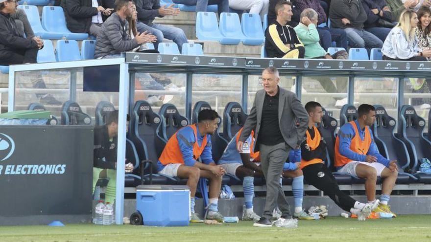 Lucas Alcaraz en su área técnica. | J.A.RIERA