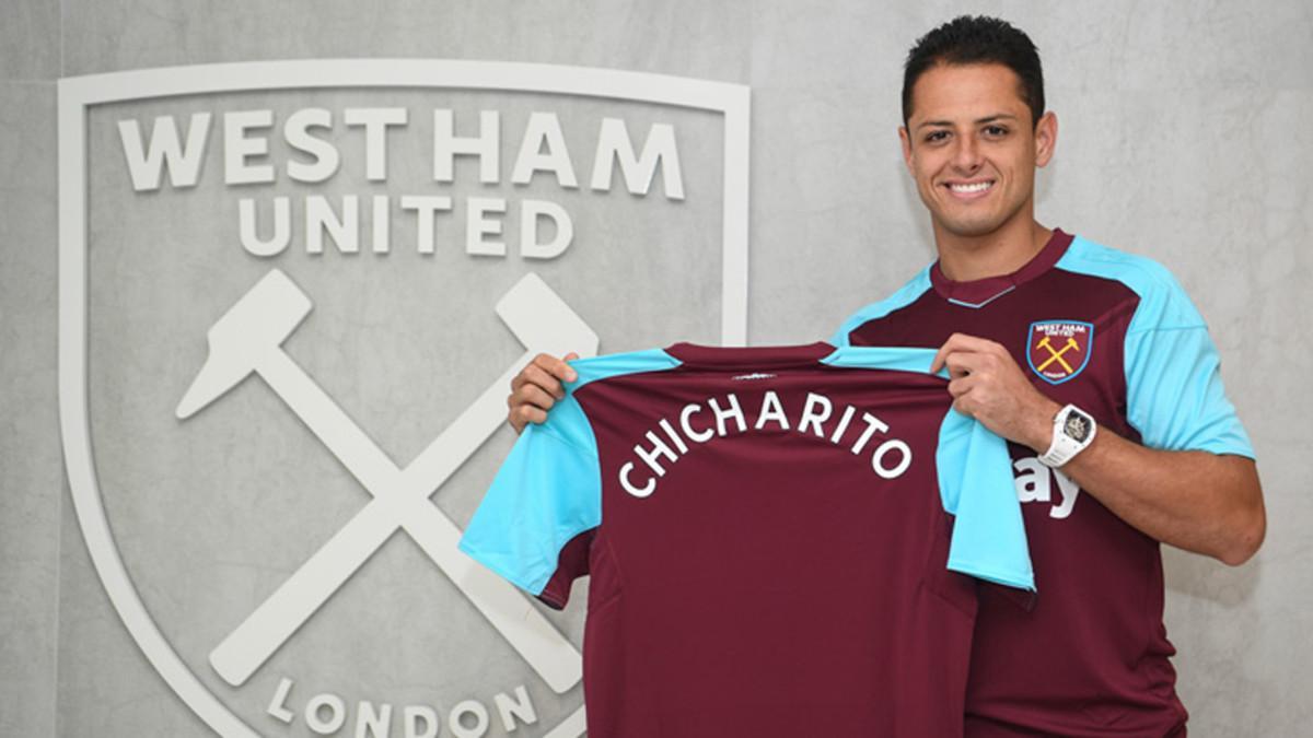 Chicharito posó con su nueva camiseta