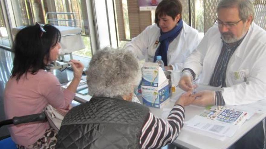 El General detecta en una campaña preventiva   200 pacientes con riesgos