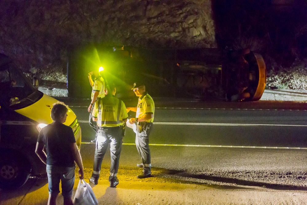 Accidente de un microbús en la N-332