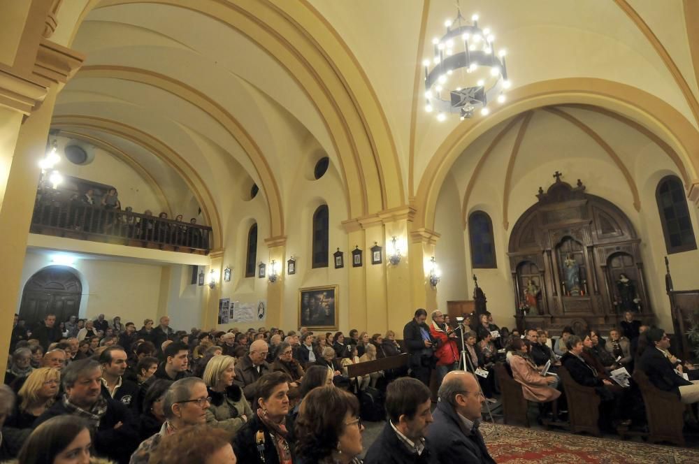 El arzobispo Jesús Sanz Montes  con las reliquias de los Beatos de Nembra