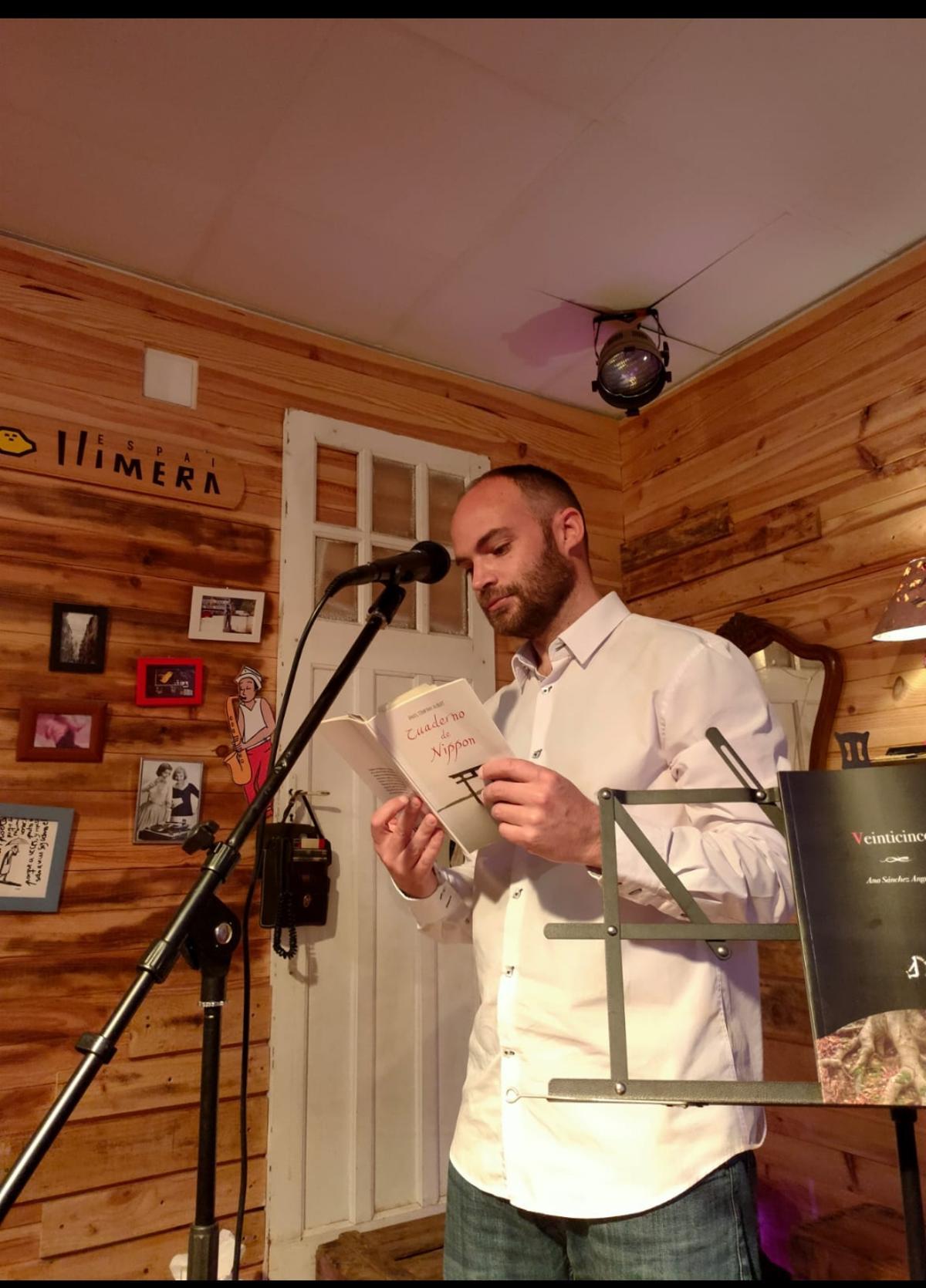 El escritor de Albaida Ángel Company.