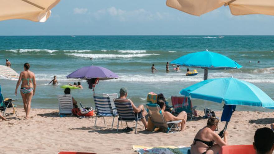 Daimús centra el turismo en la playa de Los Pedregales