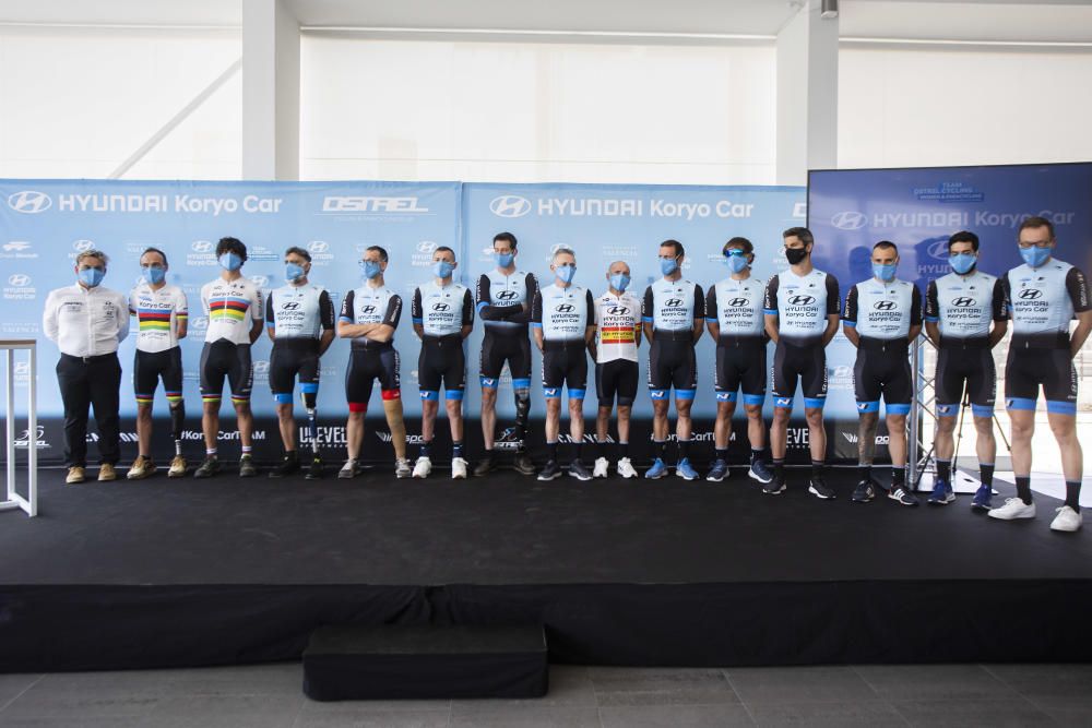 Presentación equipo ciclista Hyundai Koryo Car