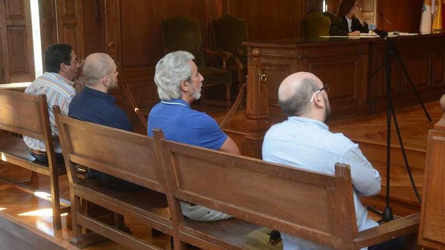 Los cuatro acusados durante la segunda y última sesión del juicio celebrada ayer. // Rafa Vázquez