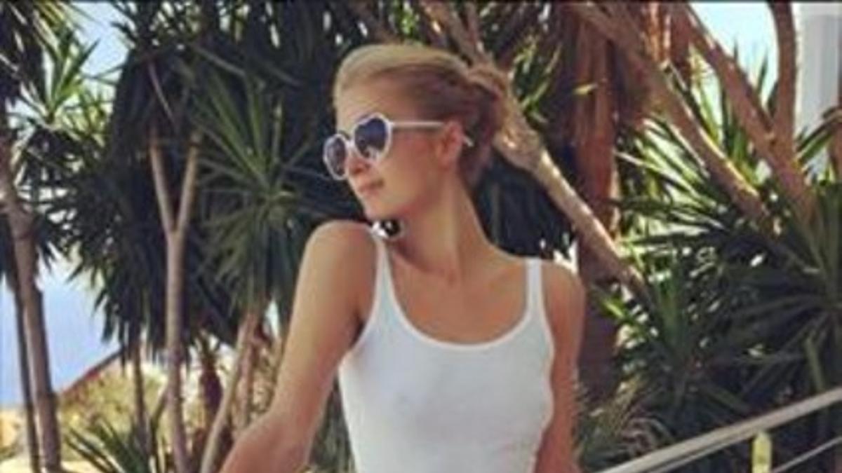Paris Hilton  disfruta de su isla, Eivissa_MEDIA_1
