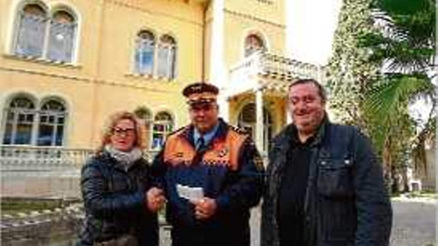 Unió entrega 300 euros a Protecció Civil