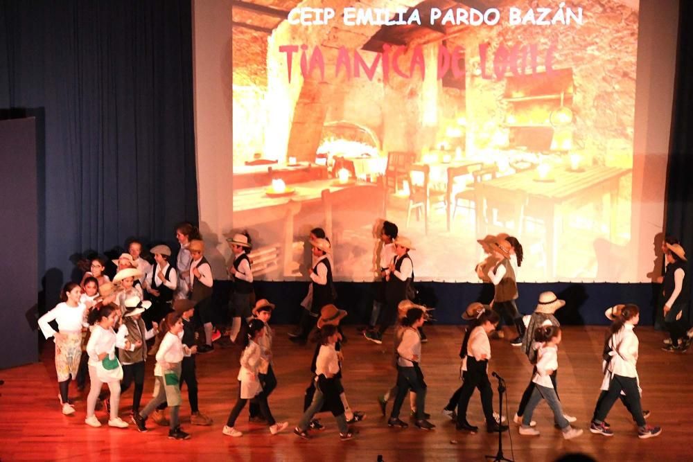 Canciones y danzas de los cinco continentes para conmemorar el Día Escolar de la No Violencia.