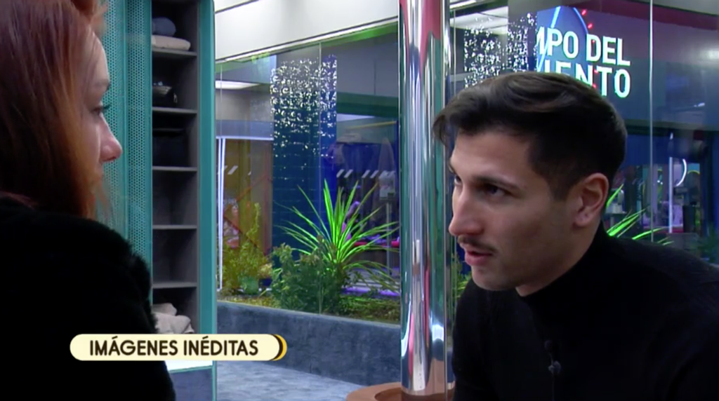 Adara hablando con Gianmarco Onestini