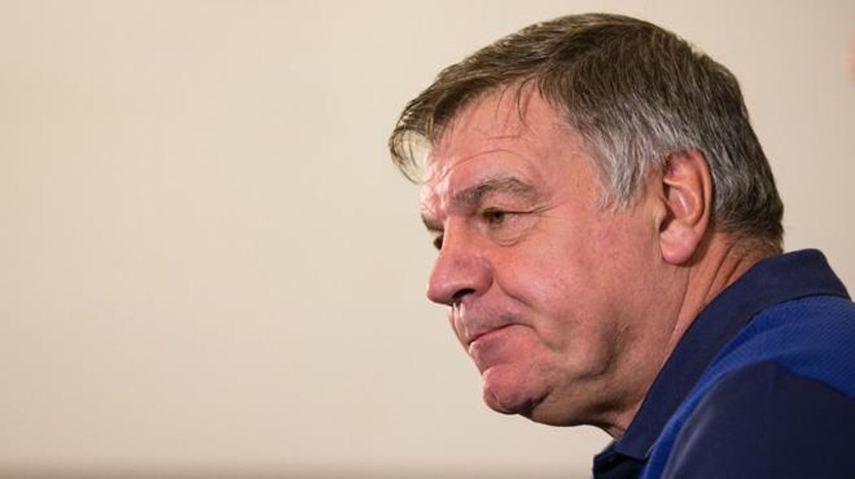 Sam Allardyce, filmat negociant un suborn de 400,000 lliures.