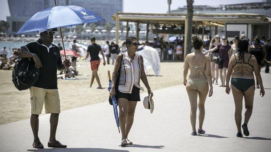 La ola de calor se recrudece en el Valle del Ebro y Cataluña: 42 grados